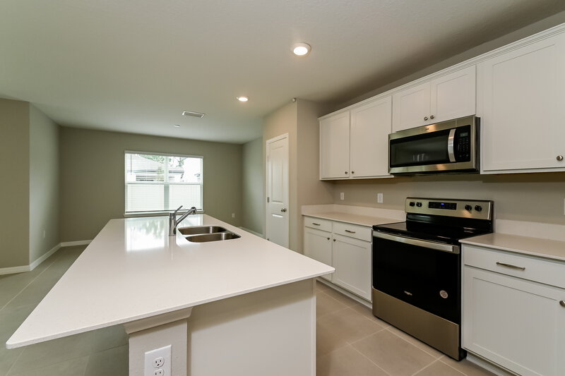 2,490/Mo, 2274 Shasta Street Lakeland, FL 33805 Kitchen View 3