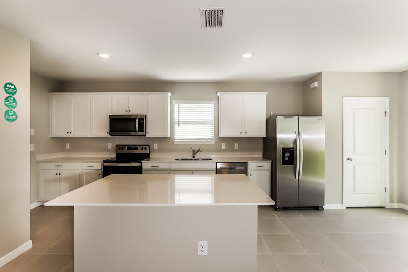 2,075/Mo, 2266 Shasta Street Lakeland, FL 33805 Kitchen View
