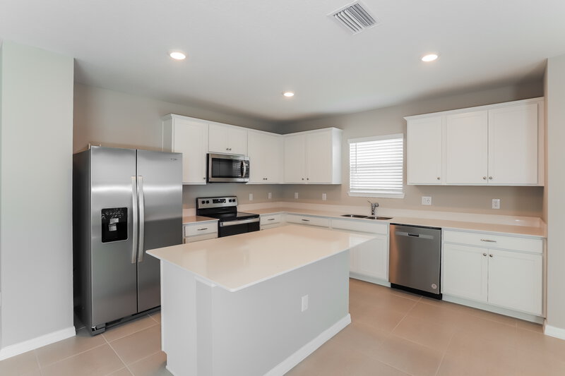 2,330/Mo, 2270 Shasta Street Lakeland, FL 33805 Kitchen View