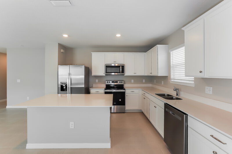 2,330/Mo, 2270 Shasta Street Lakeland, FL 33805 Kitchen View 2