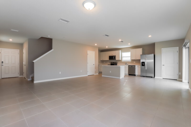 2,050/Mo, 2153 Tehama Court Lakeland, FL 33805 Living Room View 2