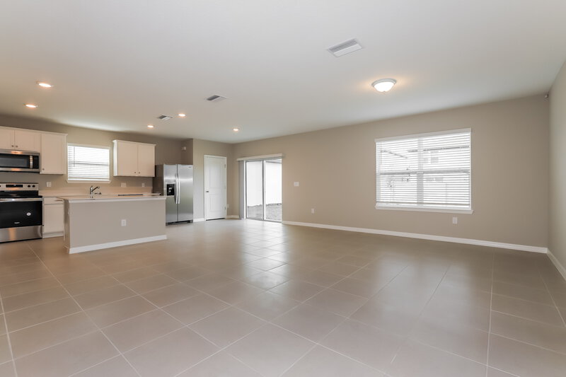 2,050/Mo, 2153 Tehama Court Lakeland, FL 33805 Living Room View 3