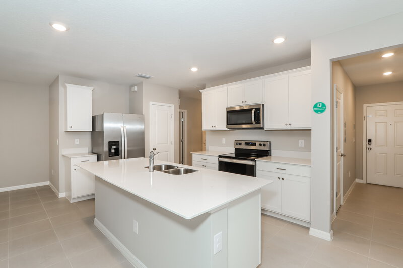 2,045/Mo, 2246 Shasta Street Lakeland, FL 33805 Kitchen View 2