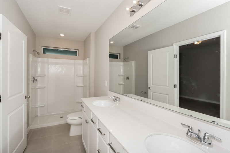 2,045/Mo, 2246 Shasta Street Lakeland, FL 33805 Main Bathroom View