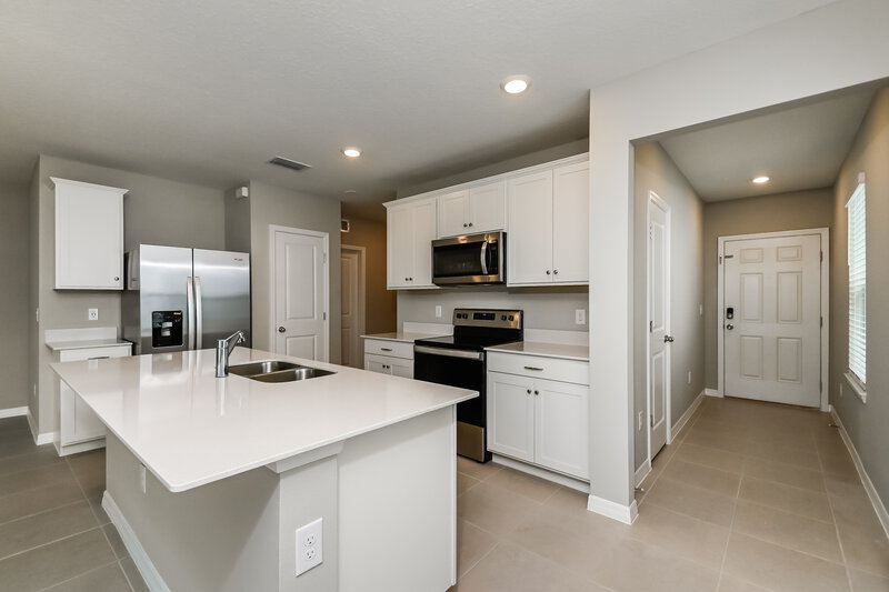 1,995/Mo, 2258 Shasta Street Lakeland, FL 33805 Kitchen View