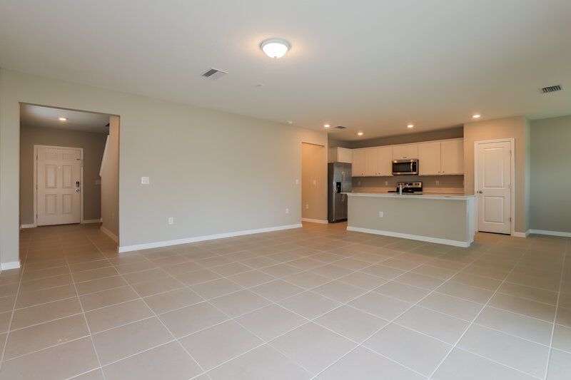 2,490/Mo, 2145 Tehama Court Lakeland, FL 33805 Living Room View 2