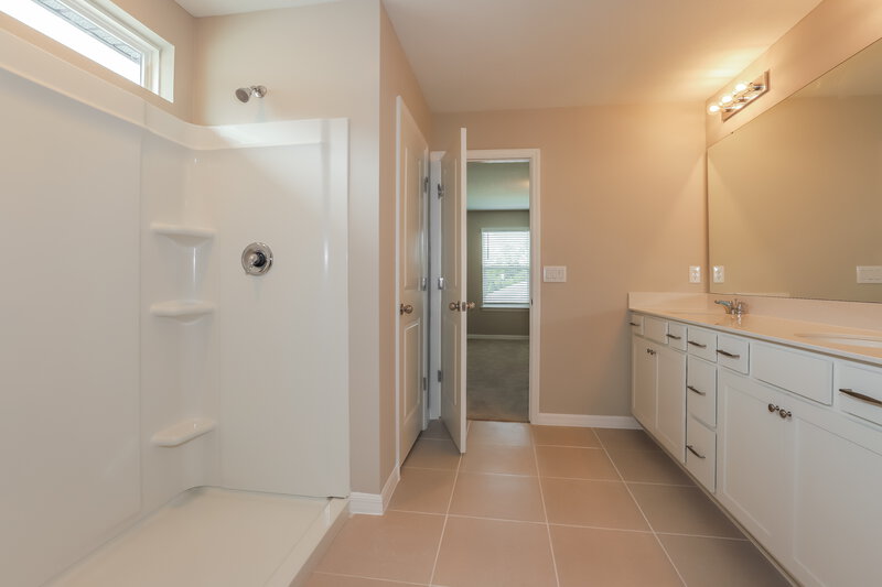 2,490/Mo, 2145 Tehama Court Lakeland, FL 33805 Main Bathroom View