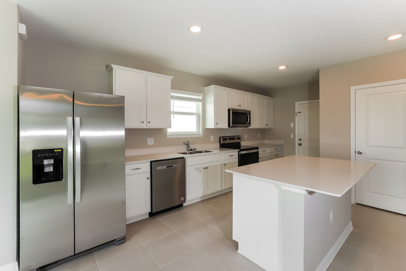 2,095/Mo, 2137 Tehama Court Lakeland, FL 33805 Kitchen View 2