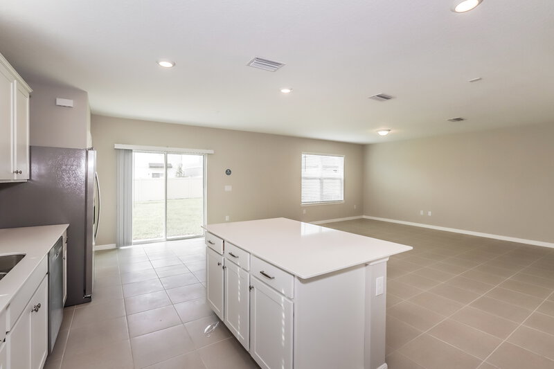 2,095/Mo, 2129 Tehama Court Lakeland, FL 33805 Kitchen View 3