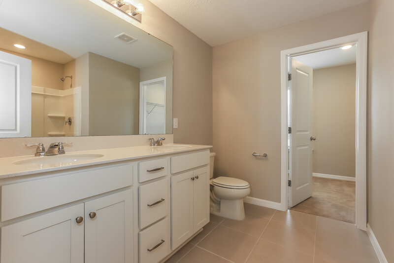 2,095/Mo, 2129 Tehama Court Lakeland, FL 33805 Main Bathroom View