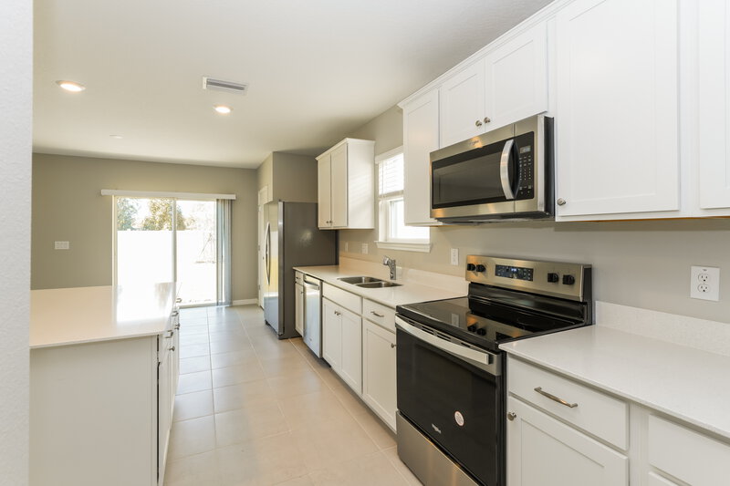 2,075/Mo, 2339 Shasta Street Lakeland, FL 33805 Kitchen View 2