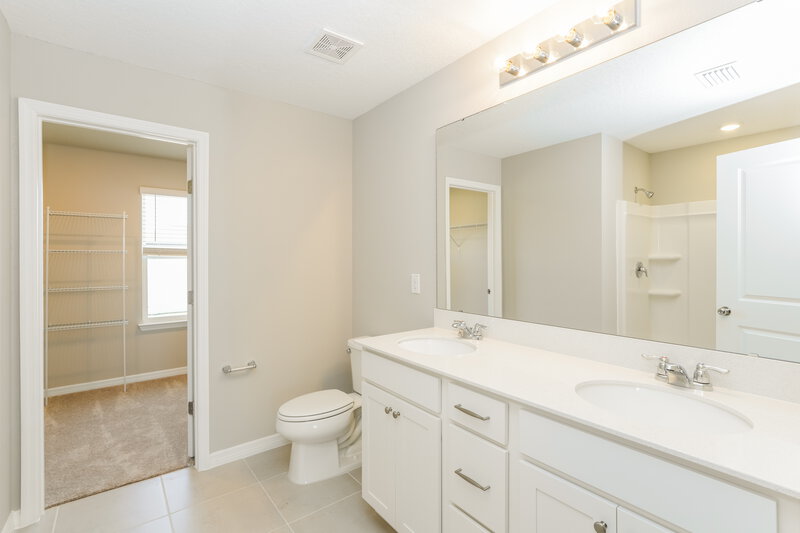 2,075/Mo, 2339 Shasta Street Lakeland, FL 33805 Main Bathroom View