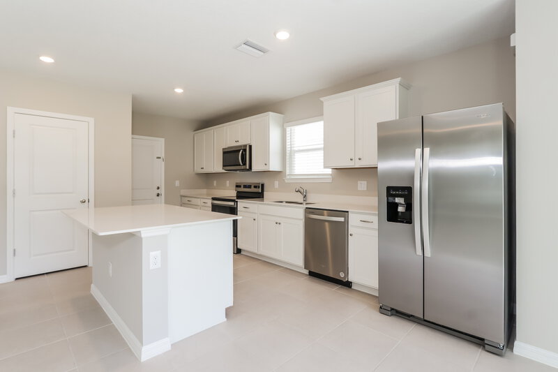 2,075/Mo, 2275 Shasta Street Lakeland, FL 33805 Kitchen View