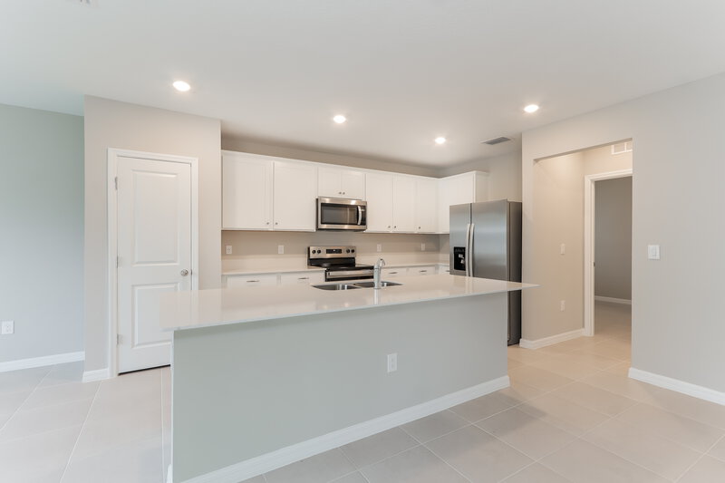3,930/Mo, 2267 Shasta Street Lakeland, FL 33805 Kitchen View