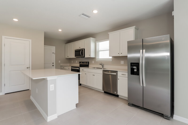 2,075/Mo, 2263 Shasta Street Lakeland, FL 33805 Kitchen View