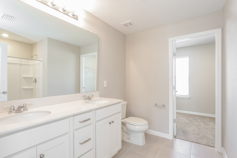 2,075/Mo, 2263 Shasta Street Lakeland, FL 33805 Main Bathroom View