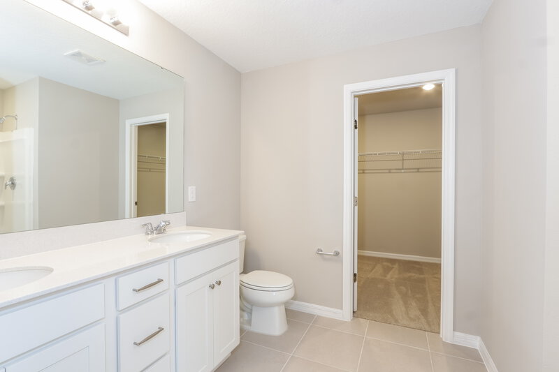 2,295/Mo, 2243 Shasta Street Lakeland, FL 33805 Main Bathroom View