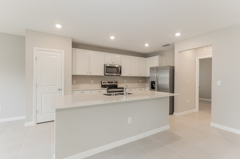 2,455/Mo, 2223 Shasta Street Lakeland, FL 33805 Kitchen View