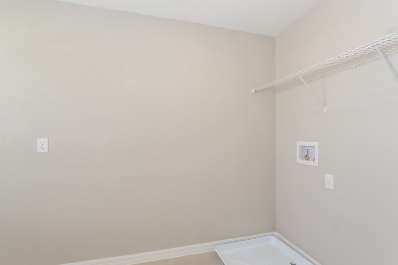 2,075/Mo, 2215 Shasta Street Lakeland, FL 33805 Laundry Room View