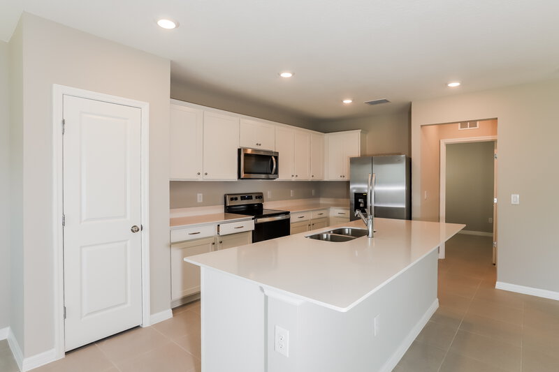 2,570/Mo, 2238 Shasta Street Lakeland, FL 33805 Kitchen View 2