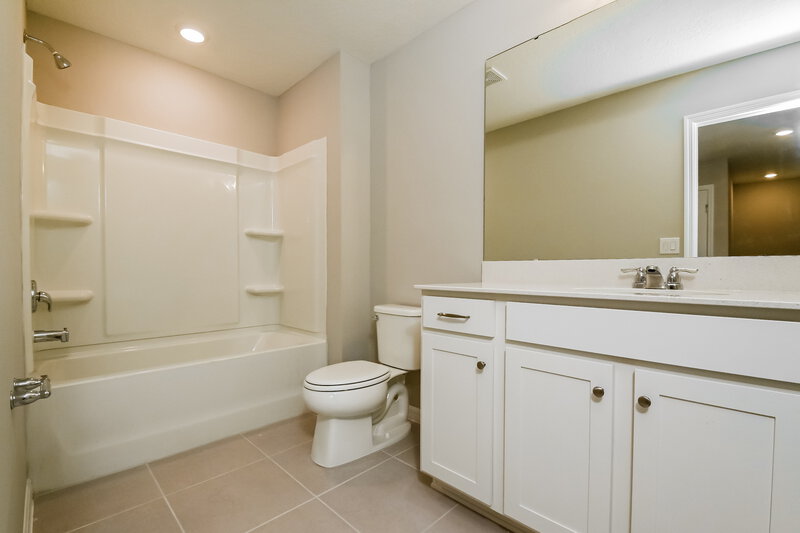 2,050/Mo, 2242 Shasta Street Lakeland, FL 33805 Bathroom View