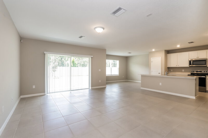 2,455/Mo, 2104 Tehama Court Lakeland, FL 33805 Living Room View 3