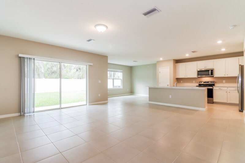 2,455/Mo, 2116 Tehama Court Lakeland, FL 33805 Living Room View