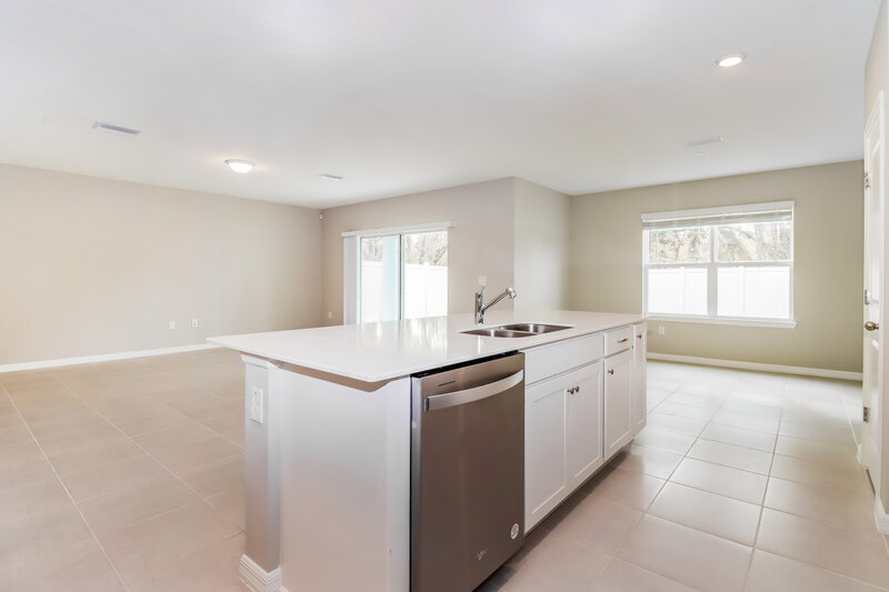 2,455/Mo, 2116 Tehama Court Lakeland, FL 33805 Kitchen View 2