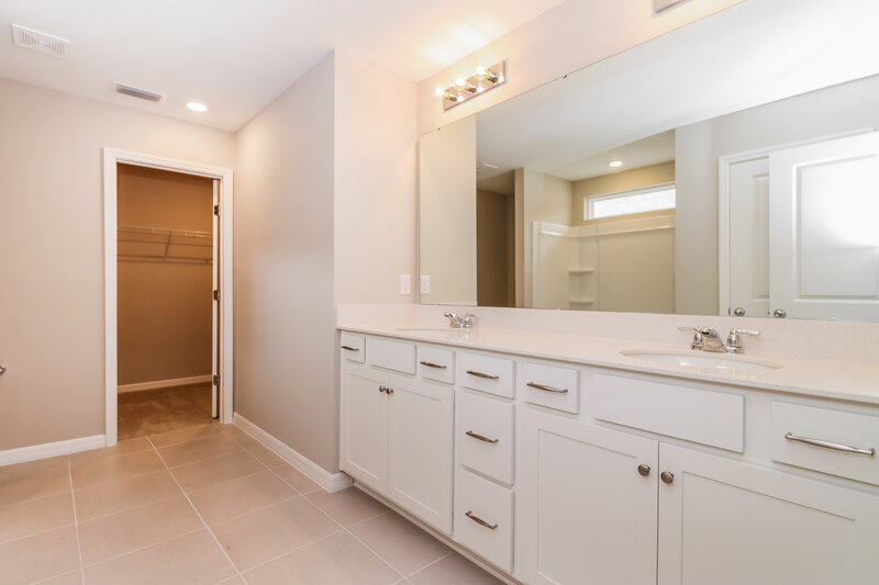 2,455/Mo, 2116 Tehama Court Lakeland, FL 33805 Main Bathroom View