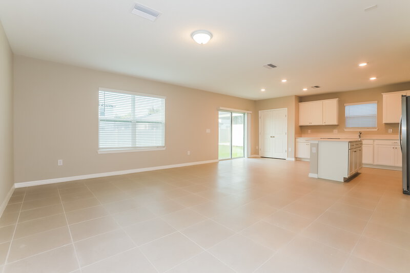 2,295/Mo, 2120 Tehama Court Lakeland, FL 33805 Living Room View