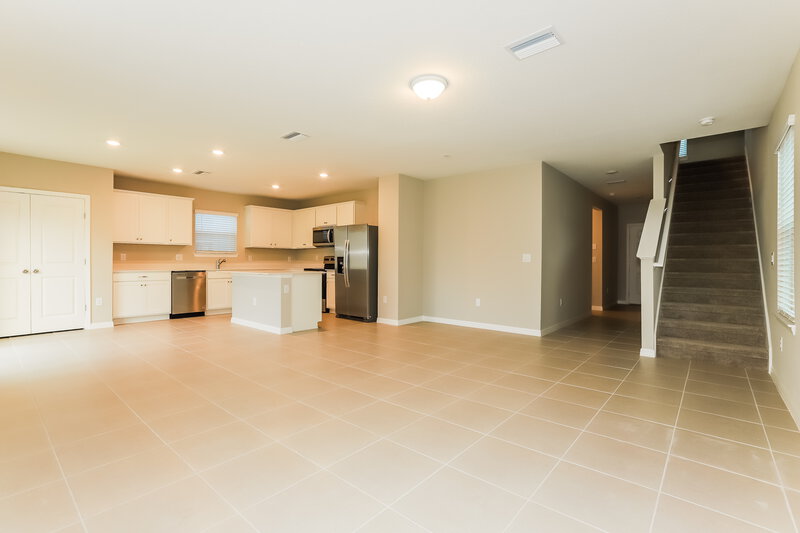 2,295/Mo, 2120 Tehama Court Lakeland, FL 33805 Living Room View 2