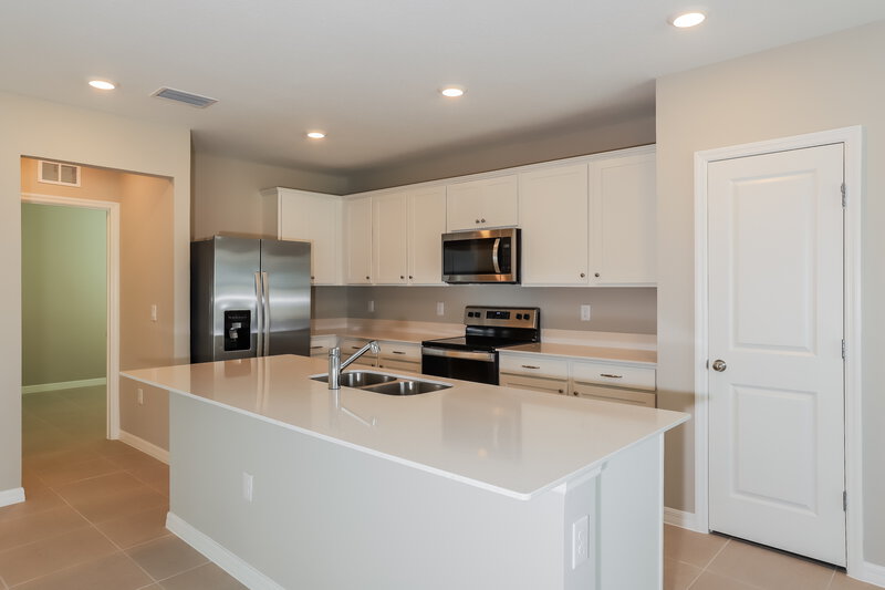 2,395/Mo, 2136 Tehama Court Lakeland, FL 33805 Kitchen View 2