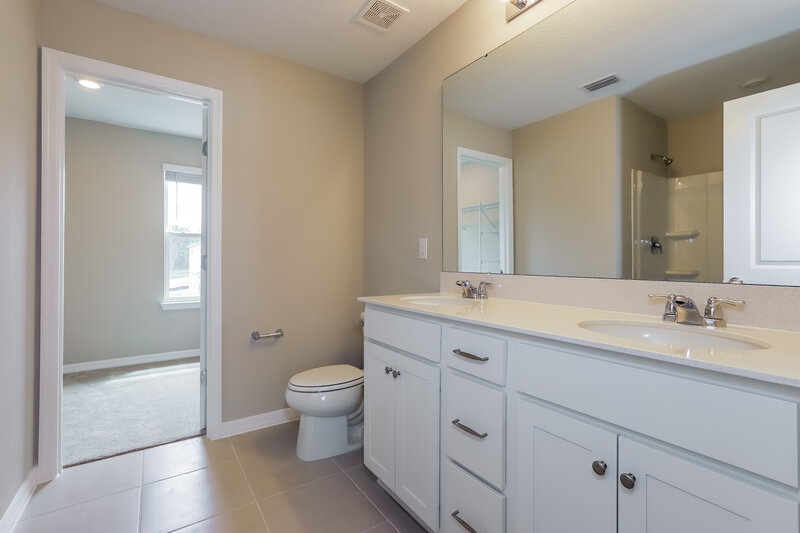2,075/Mo, 2144 Tehama Court Lakeland, FL 33805 Main Bathroom View