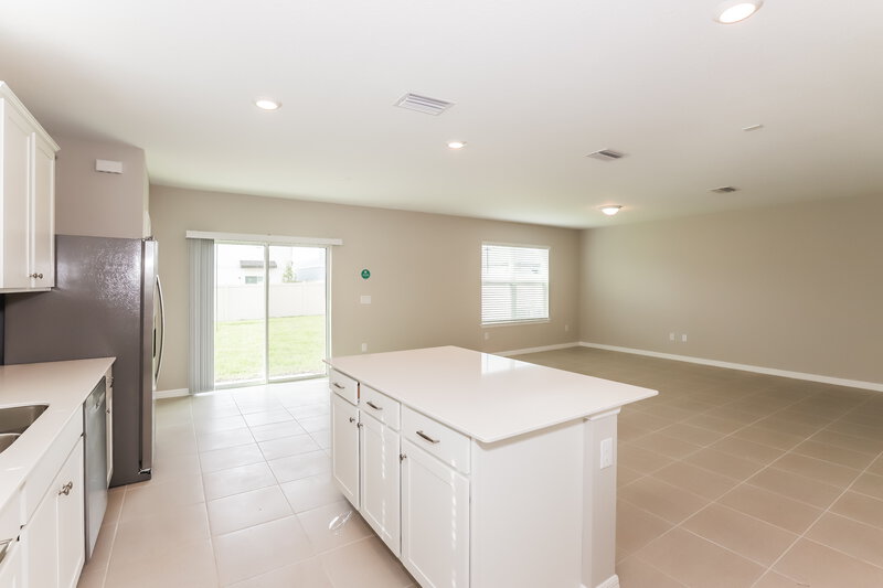 2,075/Mo, 2164 Tehama Court Lakeland, FL 33805 Kitchen View