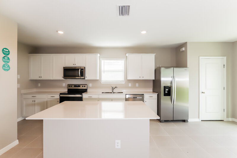 2,075/Mo, 2164 Tehama Court Lakeland, FL 33805 Kitchen View 2