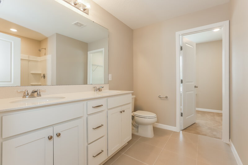 2,075/Mo, 2164 Tehama Court Lakeland, FL 33805 Main Bathroom View