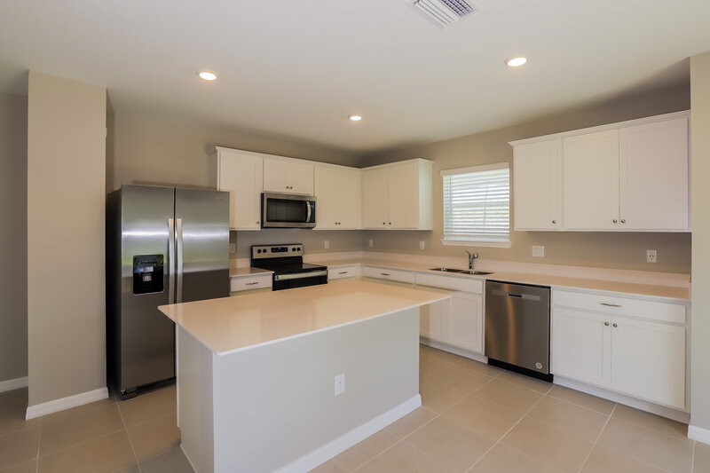 2,405/Mo, 2172 Tehama Court Lakeland, FL 33805 Kitchen View