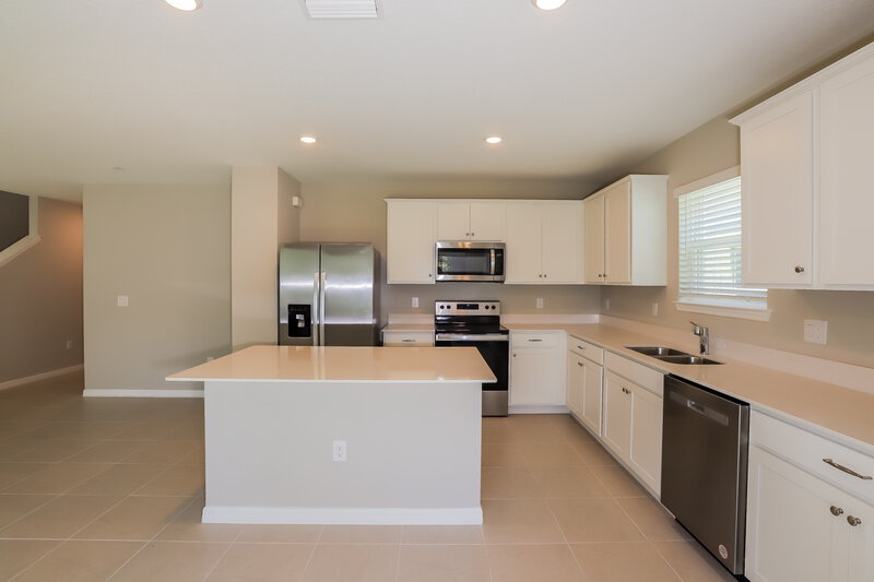 2,405/Mo, 2172 Tehama Court Lakeland, FL 33805 Kitchen View 2