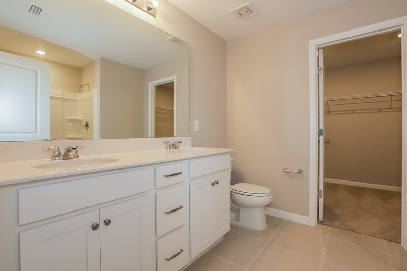2,405/Mo, 2172 Tehama Court Lakeland, FL 33805 Main Bathroom View