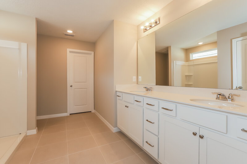 3,990/Mo, 2180 Tehama Court Lakeland, FL 33805 Main Bathroom View
