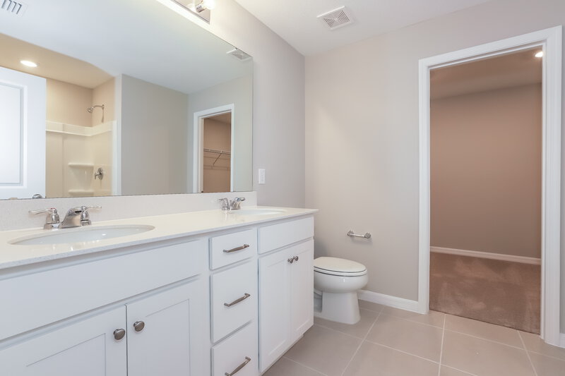 2,405/Mo, 2184 Tehama Court Lakeland, FL 33805 Main Bathroom View
