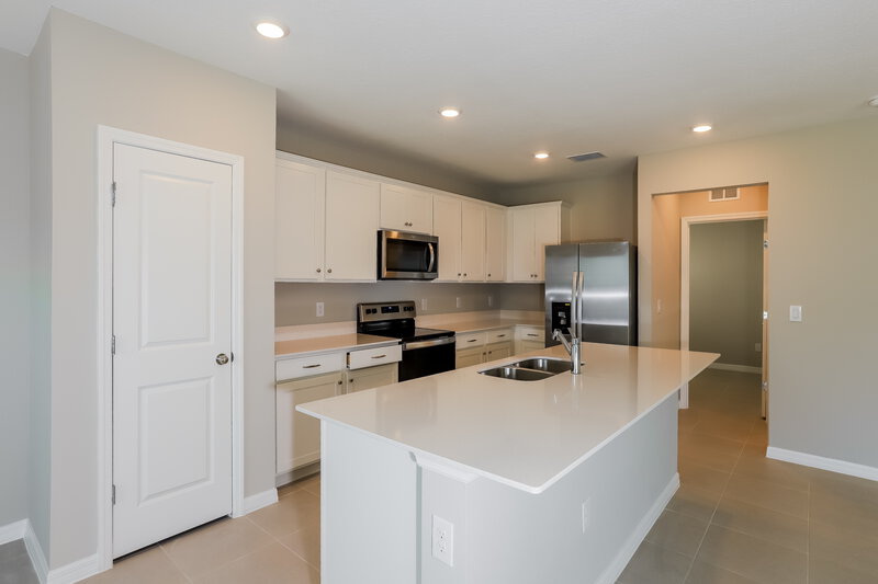 2,455/Mo, 2188 Tehama Court Lakeland, FL 33805 Kitchen View 2