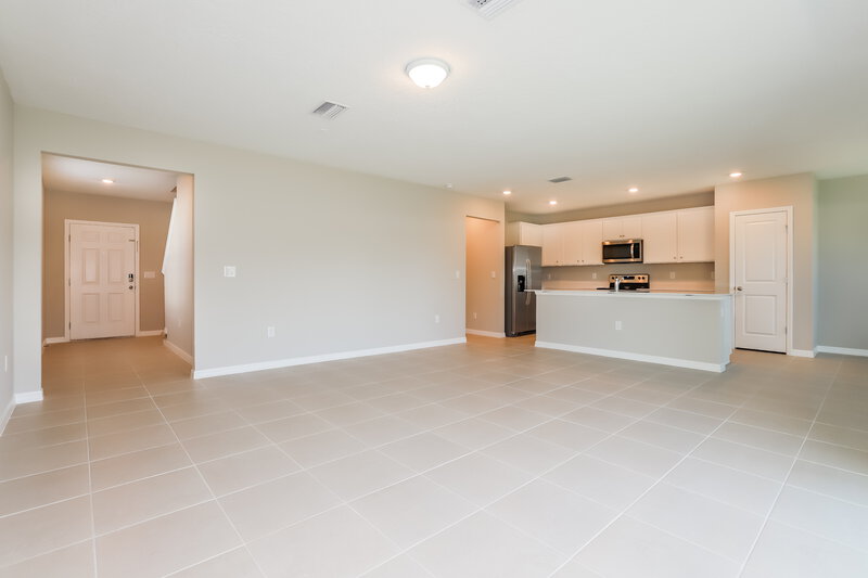 2,490/Mo, 2196 Tehama Court Lakeland, FL 33805 Living Room View 2