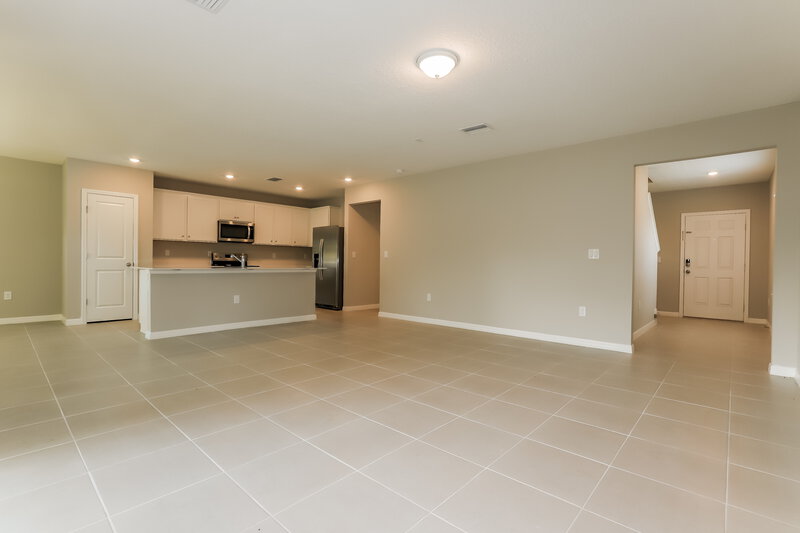 2,490/Mo, 2371 Shasta Street Lakeland, FL 33805 Living Room View 2