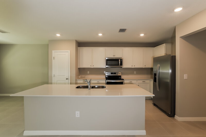 2,490/Mo, 2371 Shasta Street Lakeland, FL 33805 Kitchen View