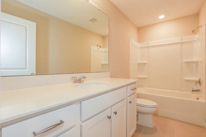 2,405/Mo, 2367 Shasta Street Lakeland, FL 33805 Main Bathroom View