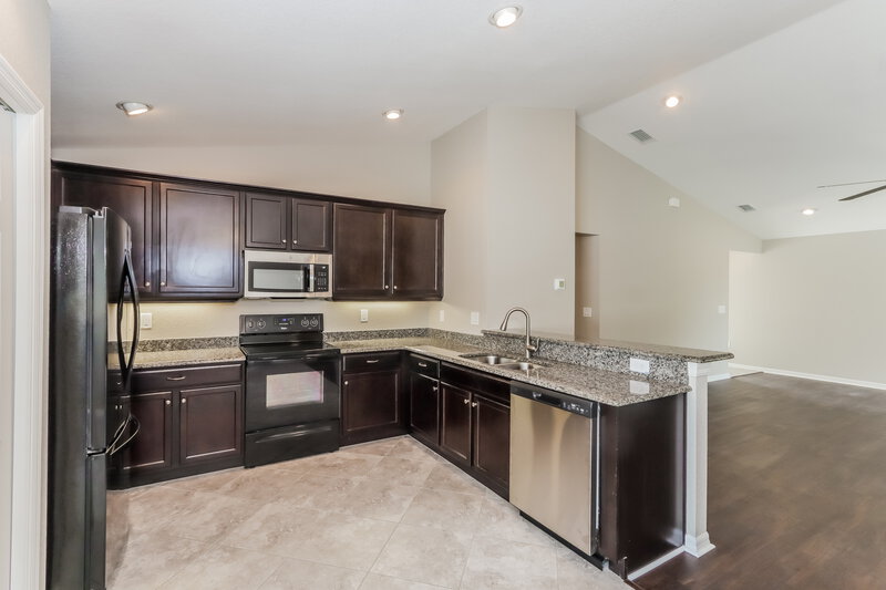 2,095/Mo, 4124 Sundance Place Loop Mulberry, FL 33860 Kitchen View