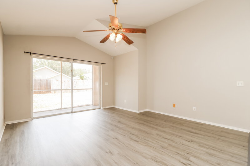 1,925/Mo, 7612 Clovelly Park Pl Apollo Beach, FL 33572 Living Room View