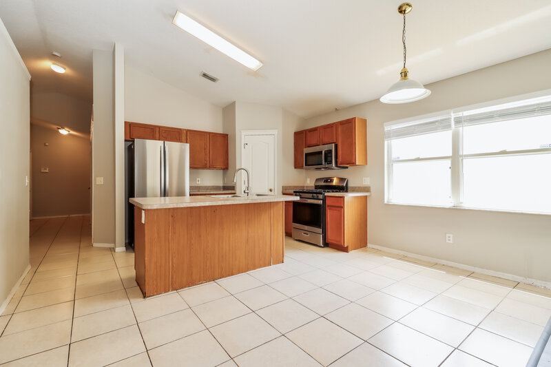 1,925/Mo, 7612 Clovelly Park Pl Apollo Beach, FL 33572 Dining Room View