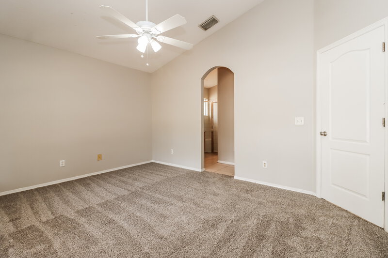 1,925/Mo, 7612 Clovelly Park Pl Apollo Beach, FL 33572 Main Bedroom View